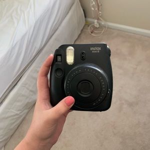Black instax mini 8